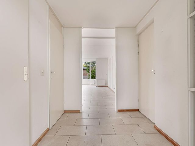 Joris Ivenslaan 1, Almere