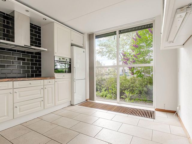 Joris Ivenslaan 1, Almere