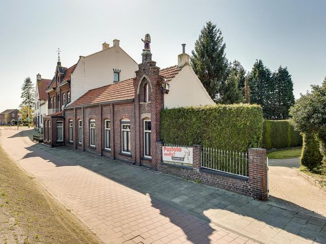 Aan Vijftien 16, Nederweert