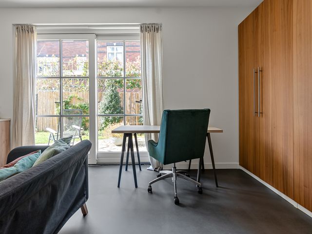 Oostmadeweg 50, Den Haag