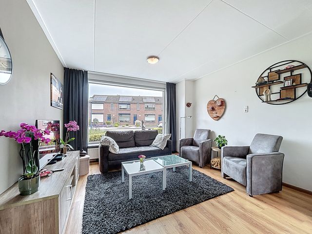Burg van Zuijenstraat 75, Breskens