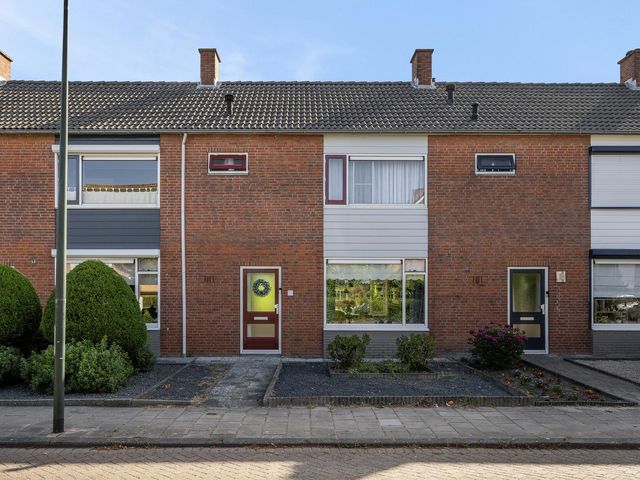 Winston Churchillstraat 22, Sint-Maartensdijk