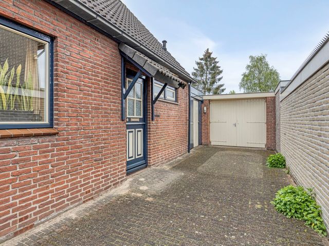 Jan van Arkelweg 11, Rhenen