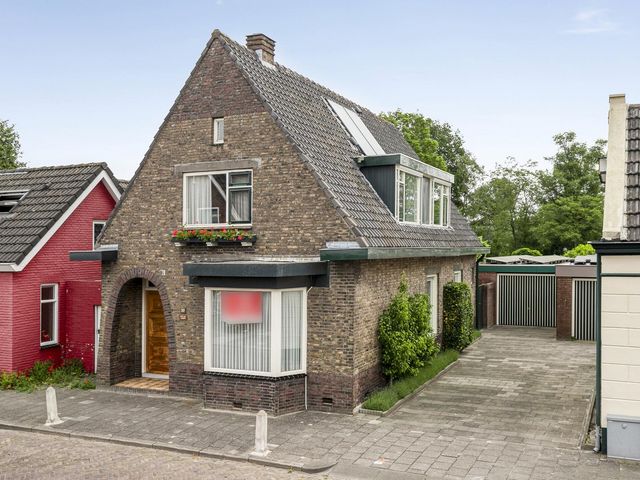 Stationsstraat 20, Made