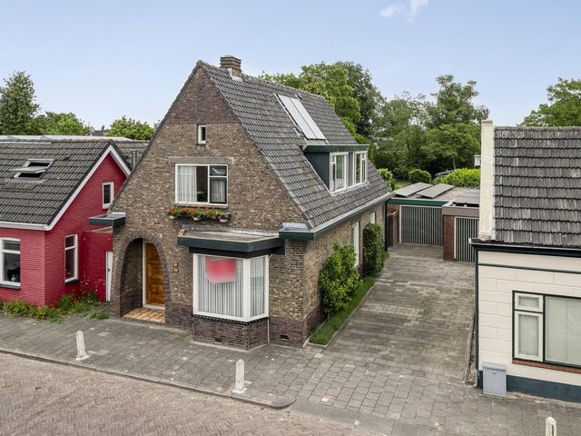 Stationsstraat 20, Made