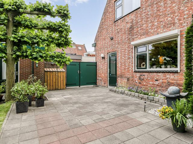 Stationsstraat 20, Made