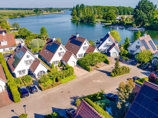 Vlasoever 32, Maasdam