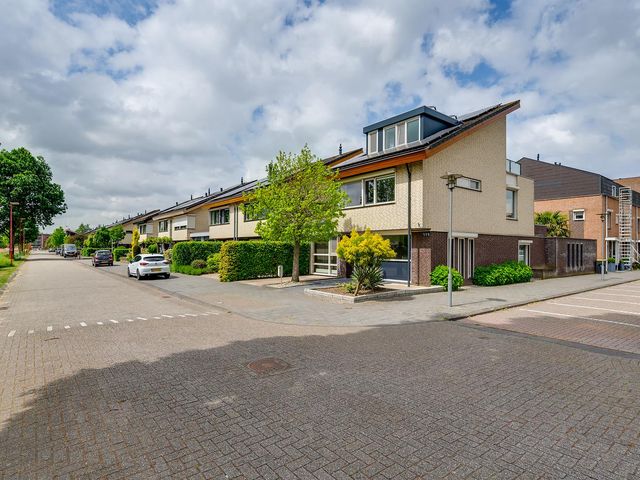 Bachlaan 69A, Oud-Beijerland