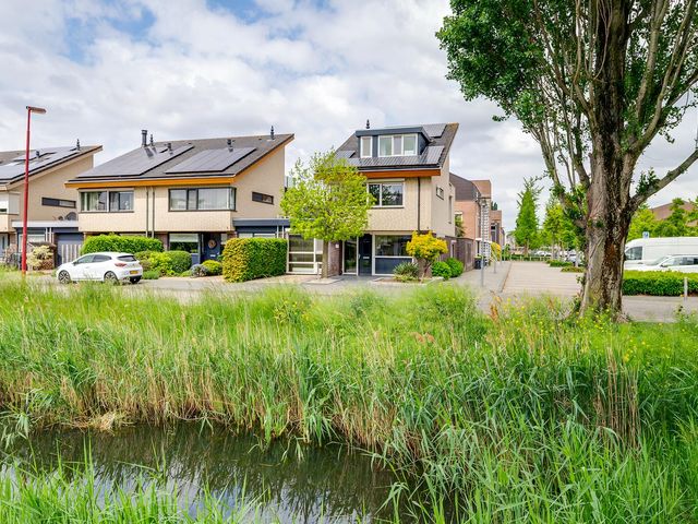 Bachlaan 69A, Oud-Beijerland
