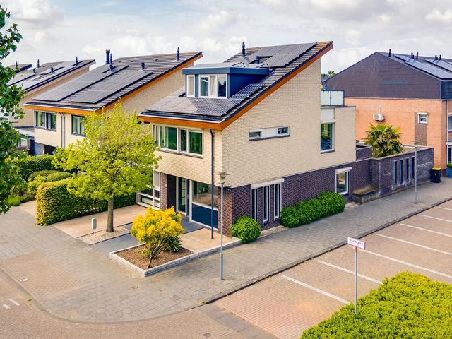 Bachlaan 69A, Oud-Beijerland