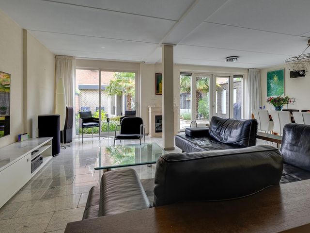 Bachlaan 69A, Oud-Beijerland