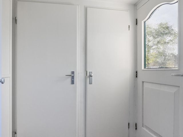Van Oosterzeestraat 27, Tilburg