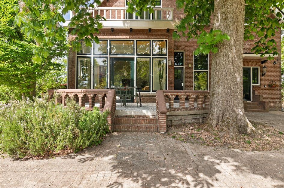 Oosteinde 38