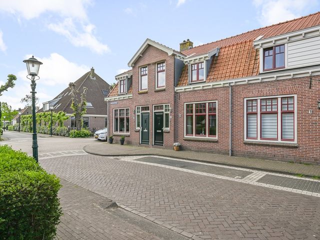 Burgemeester van Lithstraat 18, Uitgeest