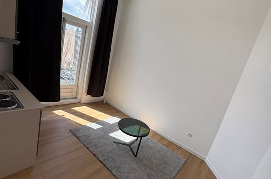 Damstraat 18