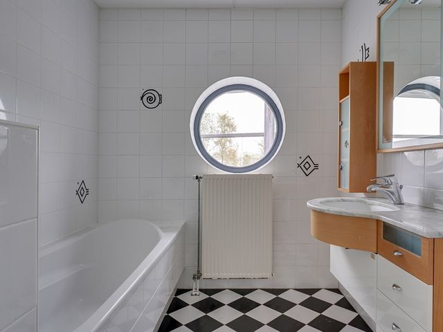 Vlaemsche Hoeve 242, Vlijmen