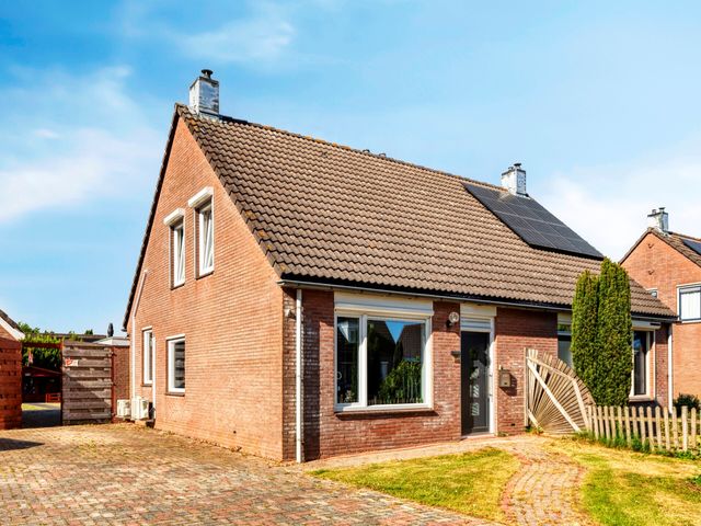 Stichtingstraat 32, Zwartemeer