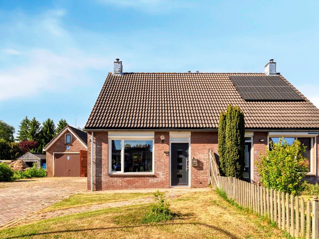 Stichtingstraat 32, Zwartemeer