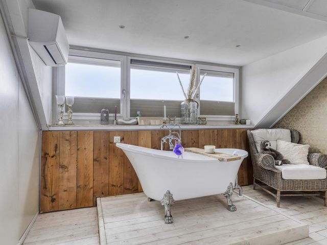 Iepenblad 10, Oostvoorne