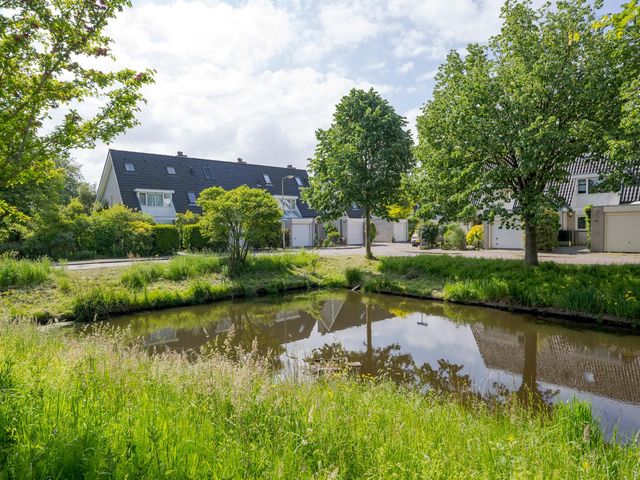 Abel Tasmanplantsoen 13, Voorschoten