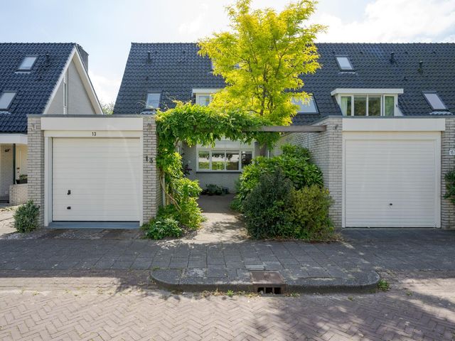 Abel Tasmanplantsoen 13, Voorschoten