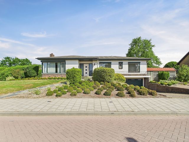 John F. Kennedysingel 19, Kloosterzande