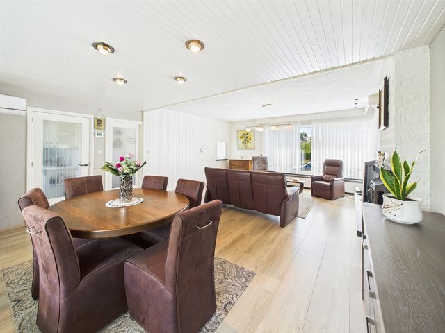 John F. Kennedysingel 19, Kloosterzande