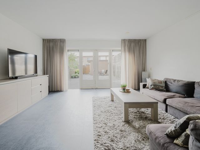 Annie van Hattemstraat 6, Spijkenisse