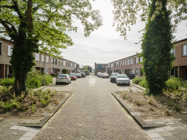 Annie van Hattemstraat 6, Spijkenisse