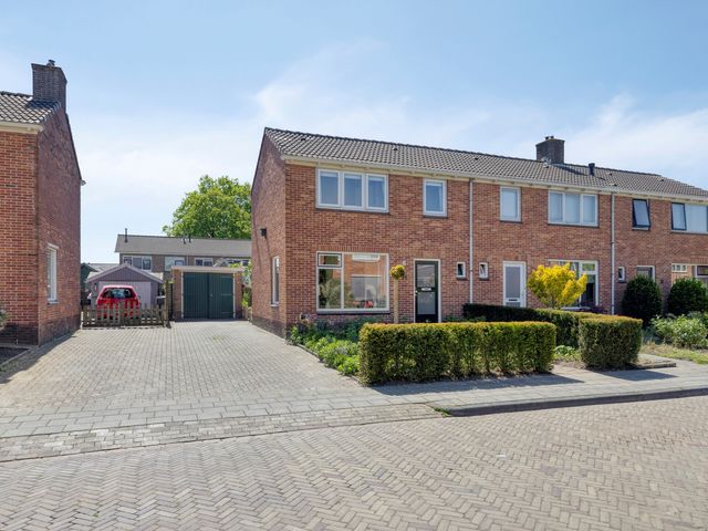 Burgemeester Borgerstraat 14, Roden