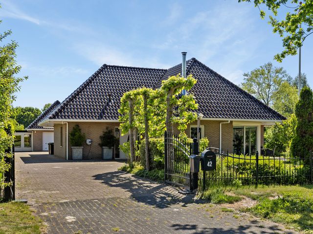 Molenwijk Oostzijde 42, Klazienaveen