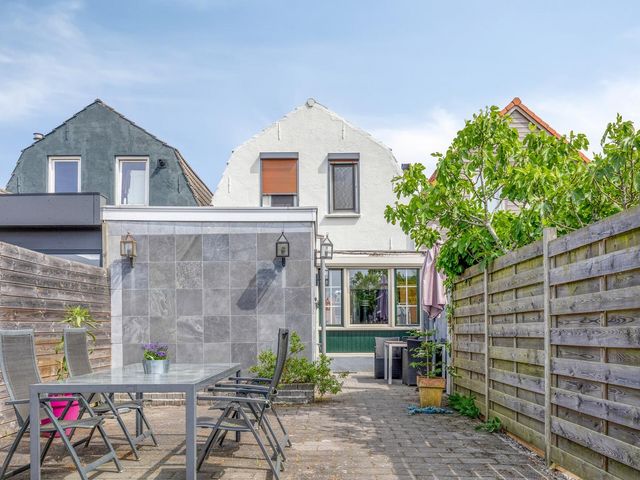 Steensedijk 24, Hulst
