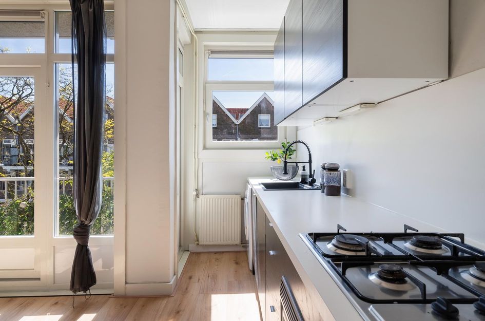 Luzacstraat 28B 02
