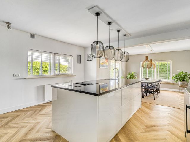 Nucleonweg 2, Roosendaal