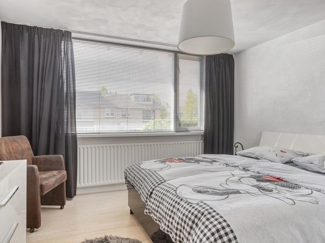 Bloemenoordplein 22, Waalwijk