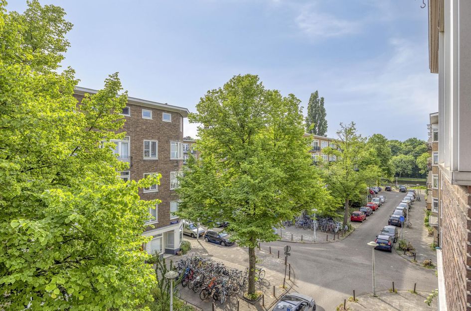 Esmoreitstraat 27 3