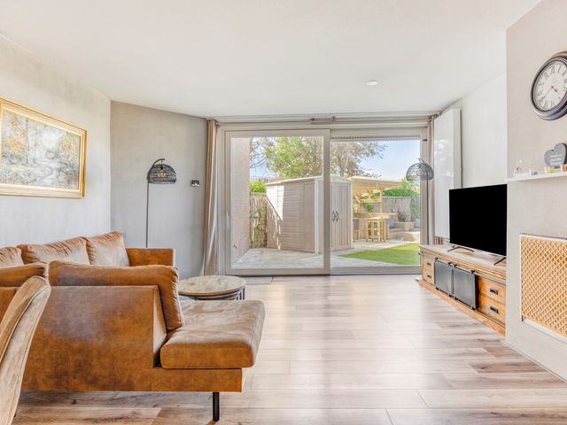Middelzand 5806, Julianadorp