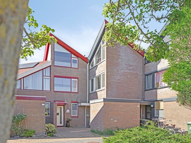Middelzand 5806, Julianadorp