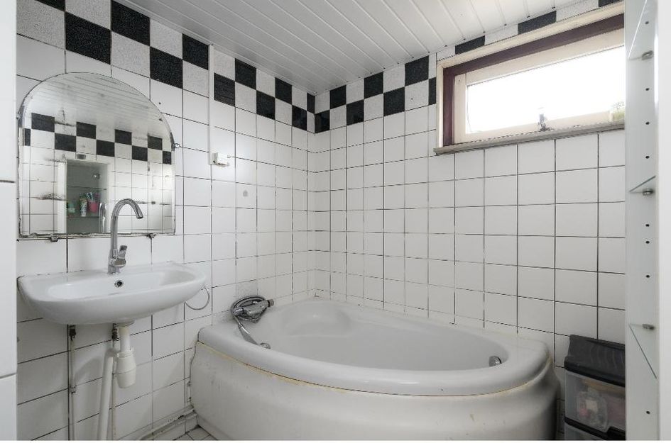 Erik Satiestraat 12