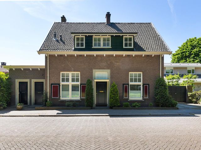 Stationsstraat 2, Raalte