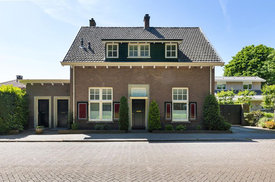 Stationsstraat 2
