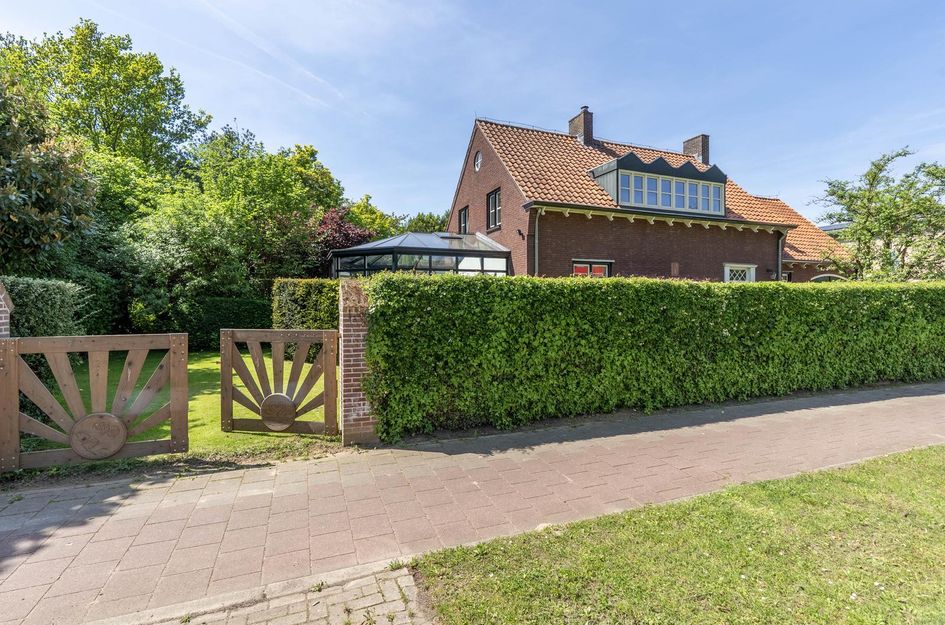 Grotestraat 104