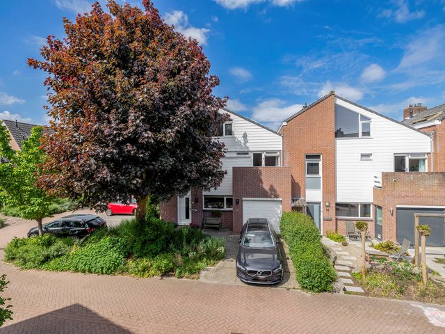 Heuvelhof 12, Waddinxveen