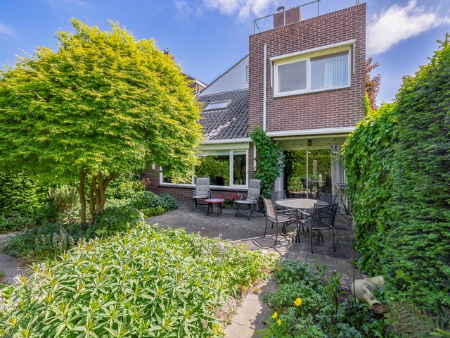 Heuvelhof 12, Waddinxveen