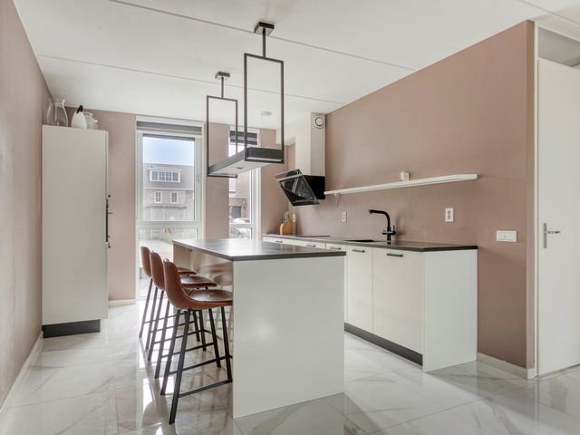 Brasem 7, Veenendaal
