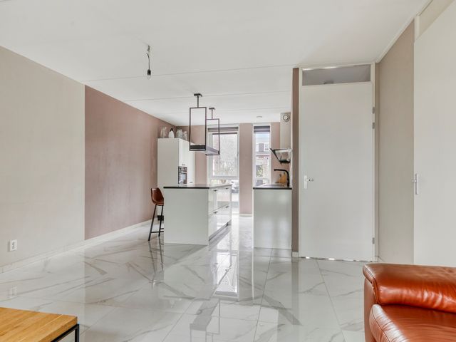 Brasem 7, Veenendaal