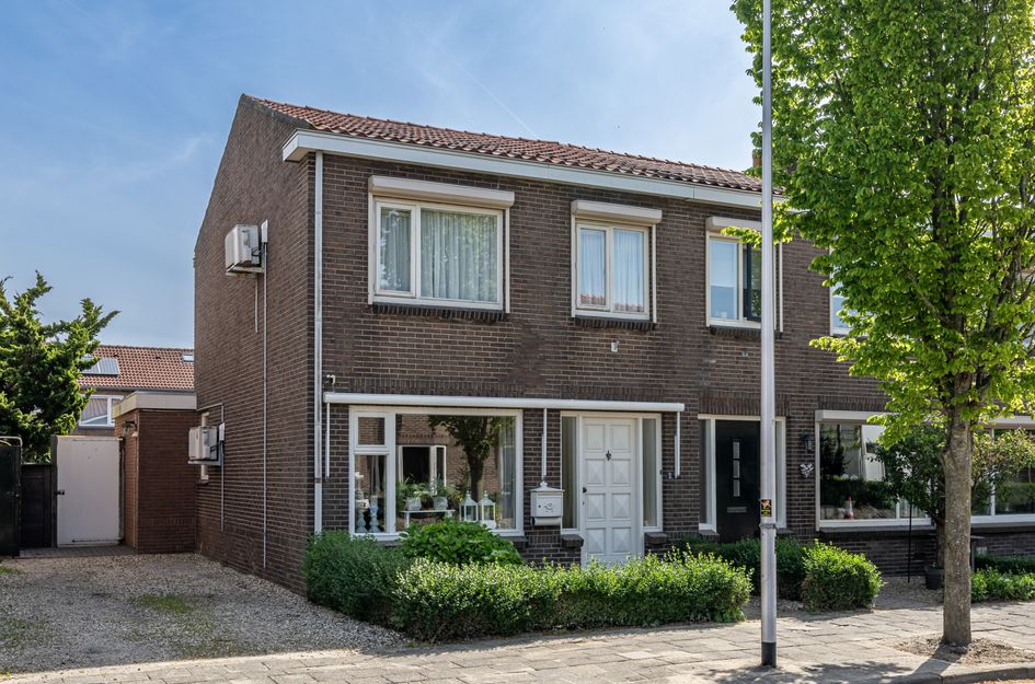 Steneweg 51