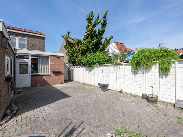 Steneweg 51, Middelharnis