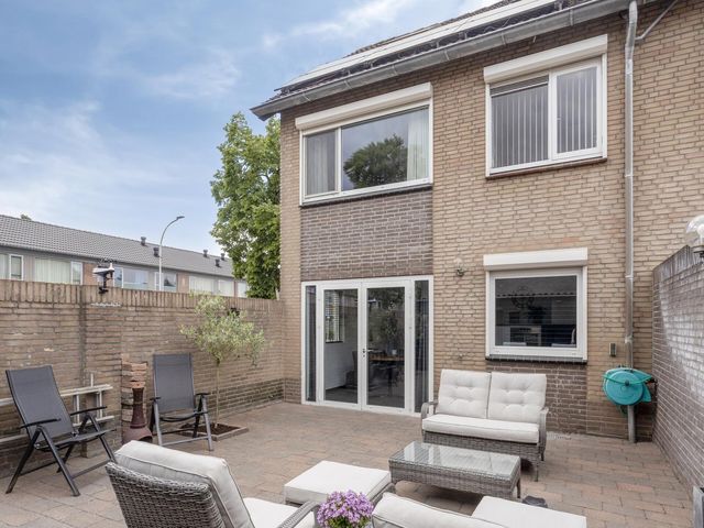 Bizetstraat 2, Waalwijk