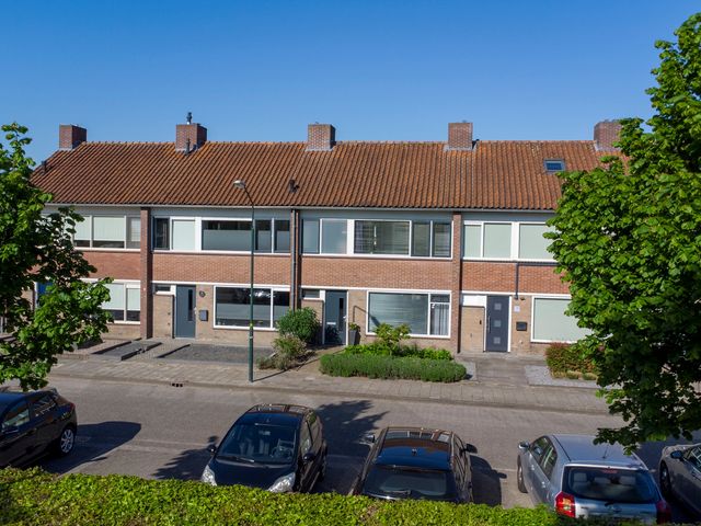 Julianaplein 24, Bladel